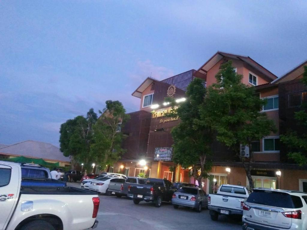 Le Parc Wangnang Hotel Phitsanulok Dış mekan fotoğraf