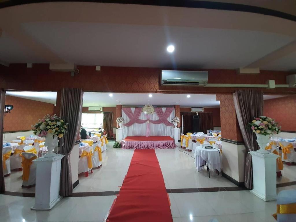 Le Parc Wangnang Hotel Phitsanulok Dış mekan fotoğraf
