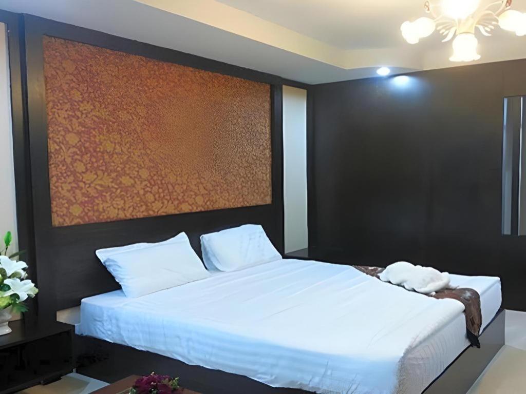 Le Parc Wangnang Hotel Phitsanulok Dış mekan fotoğraf