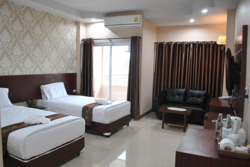 Le Parc Wangnang Hotel Phitsanulok Dış mekan fotoğraf