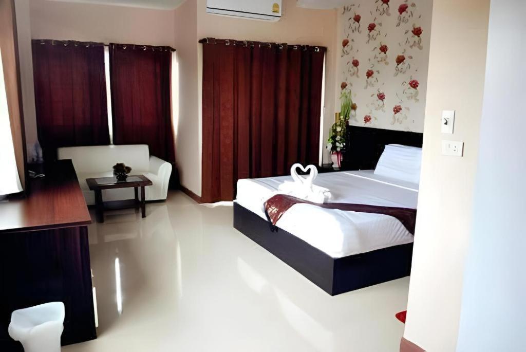 Le Parc Wangnang Hotel Phitsanulok Dış mekan fotoğraf