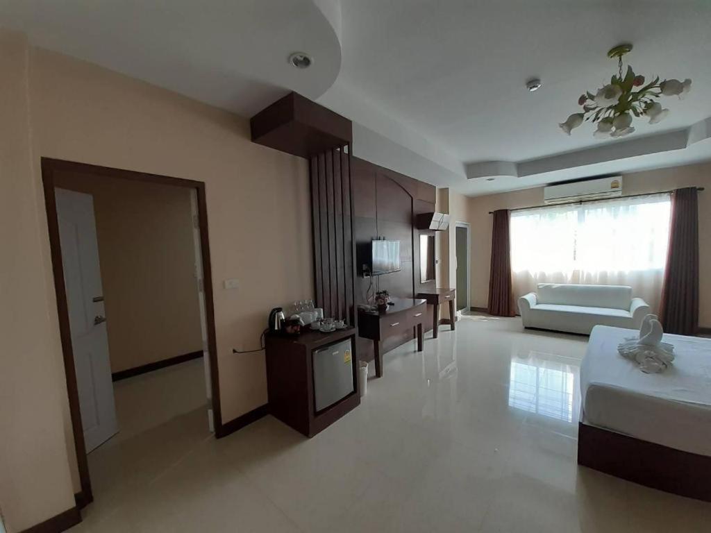 Le Parc Wangnang Hotel Phitsanulok Dış mekan fotoğraf