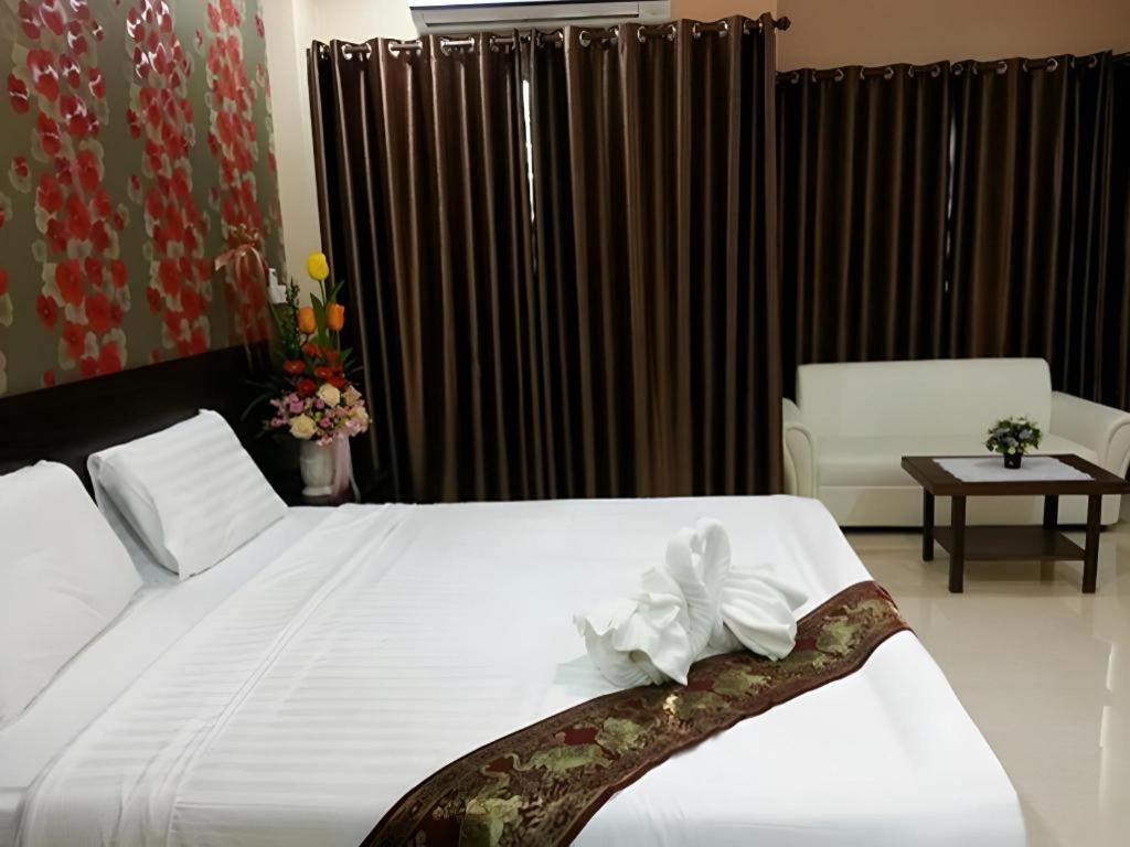 Le Parc Wangnang Hotel Phitsanulok Dış mekan fotoğraf