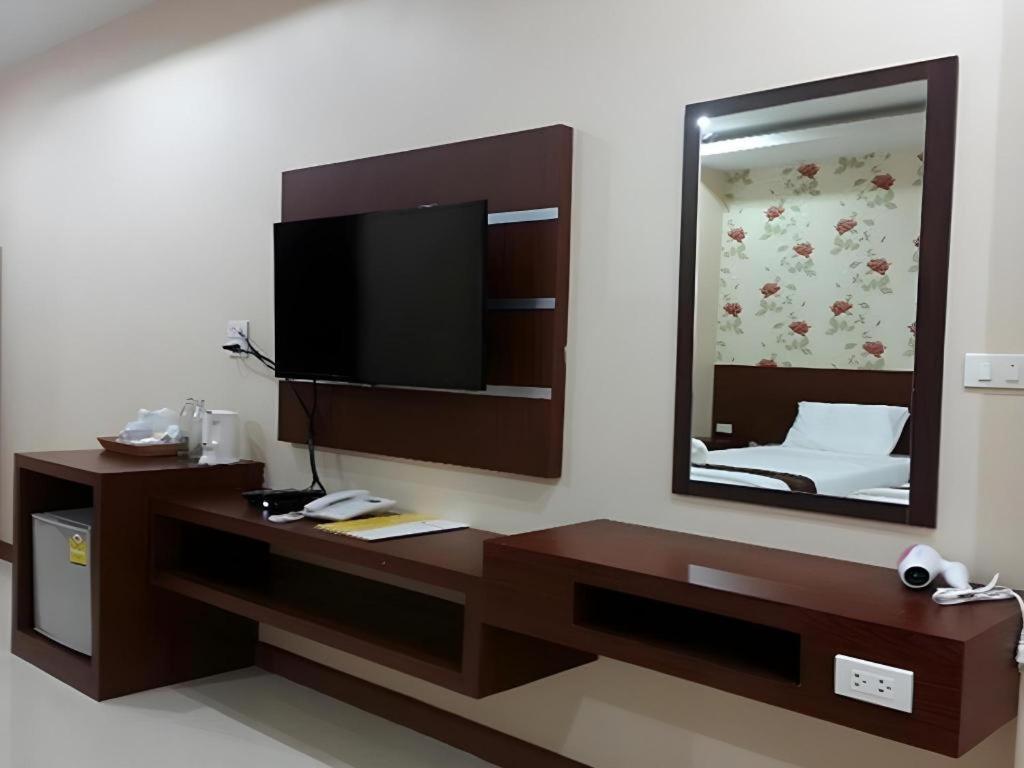 Le Parc Wangnang Hotel Phitsanulok Dış mekan fotoğraf