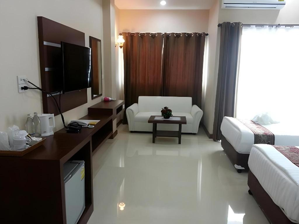 Le Parc Wangnang Hotel Phitsanulok Dış mekan fotoğraf