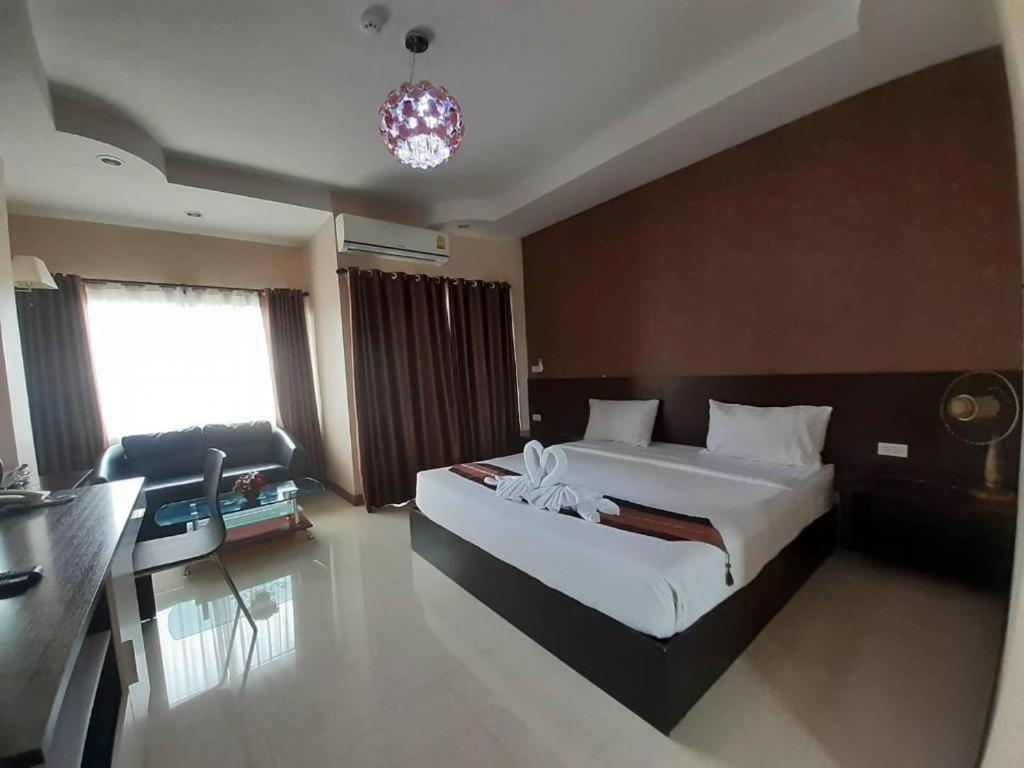 Le Parc Wangnang Hotel Phitsanulok Dış mekan fotoğraf